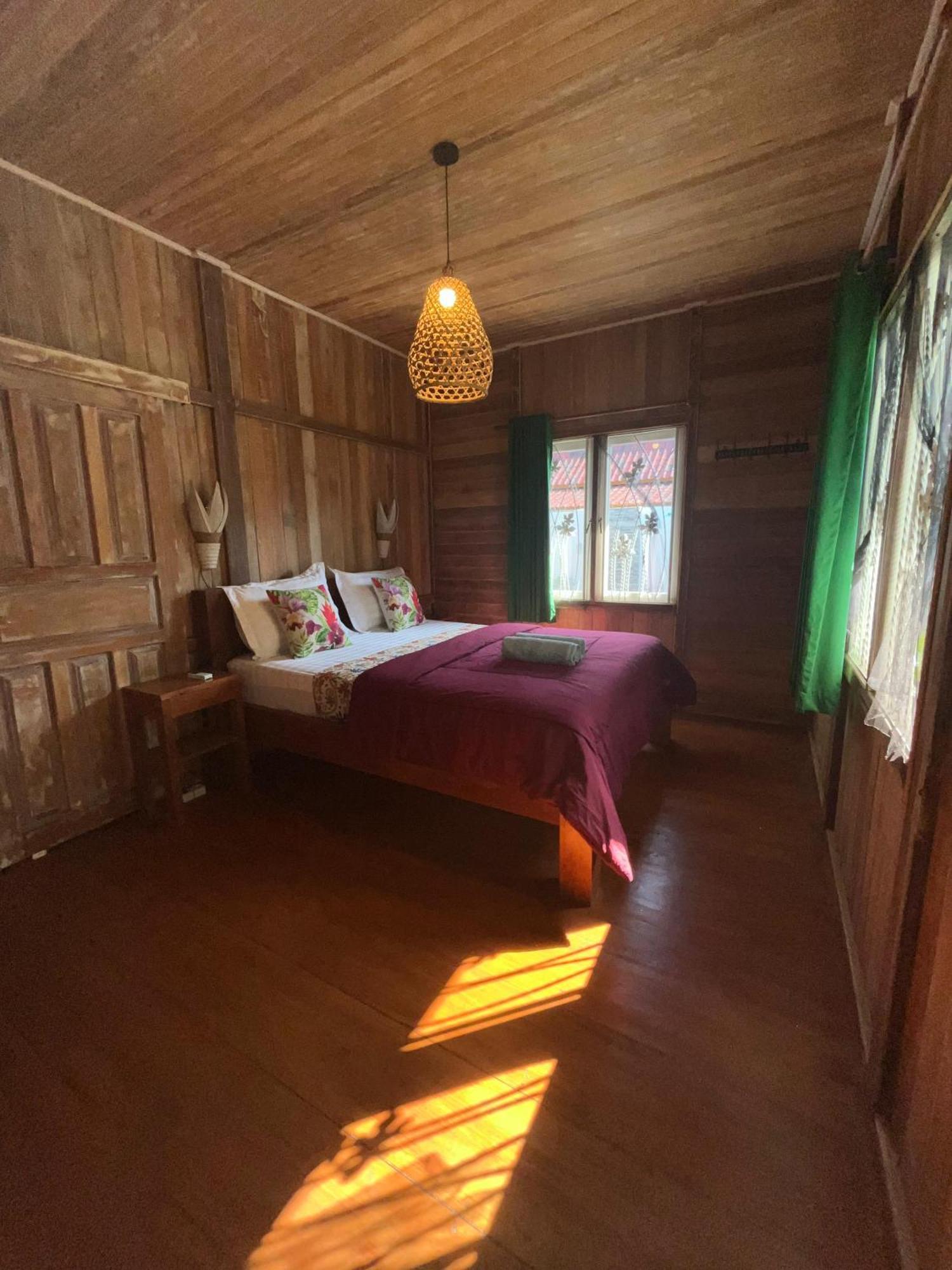 Little Lodge Гили Траванган Экстерьер фото